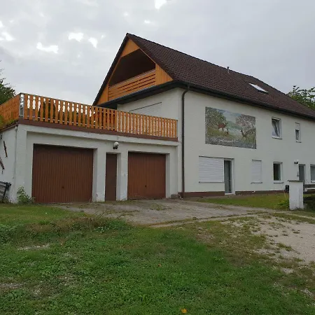 Nacar Ferienhaus *